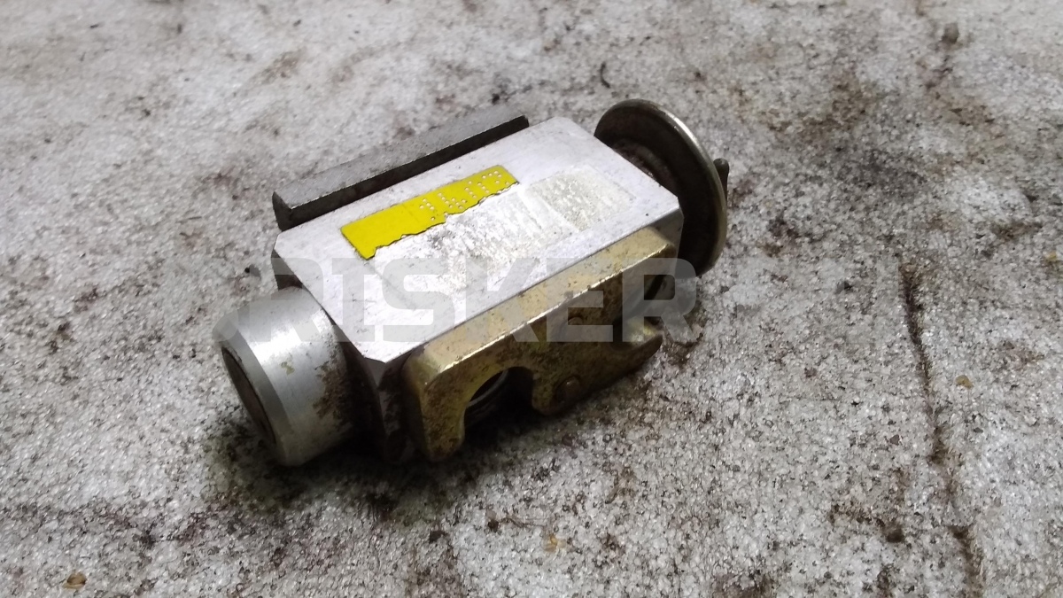 Клапан кондиционера ТРВ (TRW) для БМВ 5 серия E34