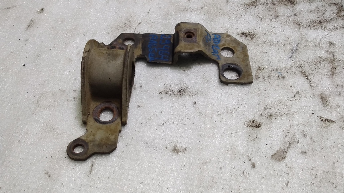 Кронштейн рычага левый для Фиат Альбеа 1 (178)