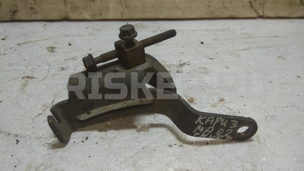 Кронштейн крепления генератора для Митсубиси Каризма I поколение рестайлинг