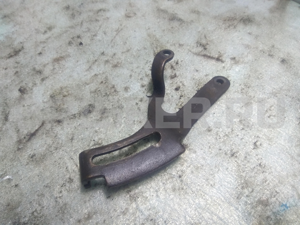 Кронштейн крепления ролика натяжителя ремня для Хендай Соната 4 поколение (EF)