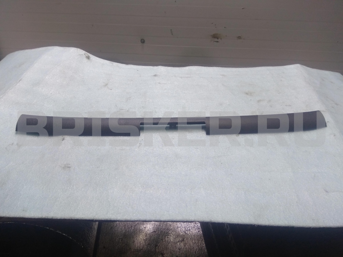 Облицовка стойки двери багажника верхняя для Митсубиси Каризма I поколение рестайлинг