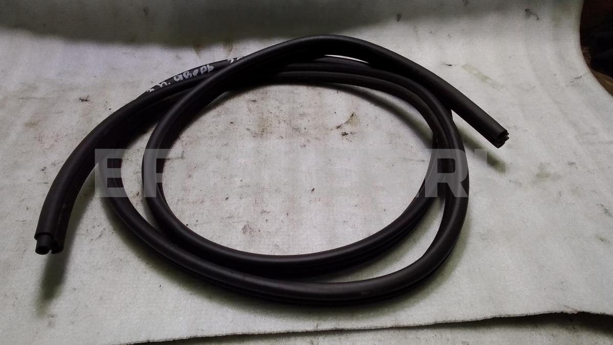 Уплотнитель дверного проёма задний правый для БМВ 5 серия E39