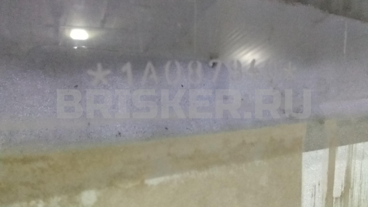 Облицовка стойки двери багажника правая на Тойота Витц