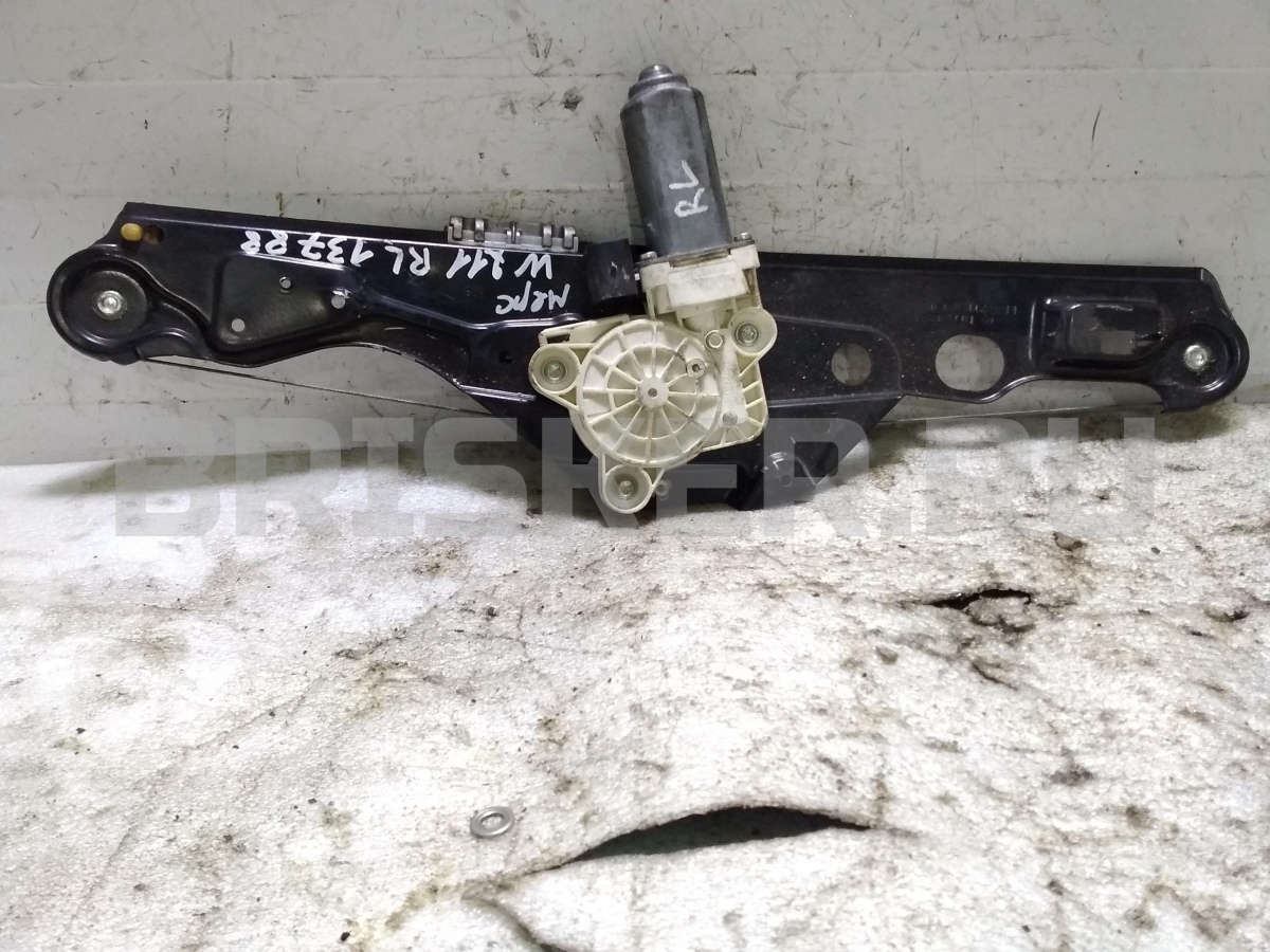 Петля багажника правая для Сузуки Гранд Витара 1 поколение