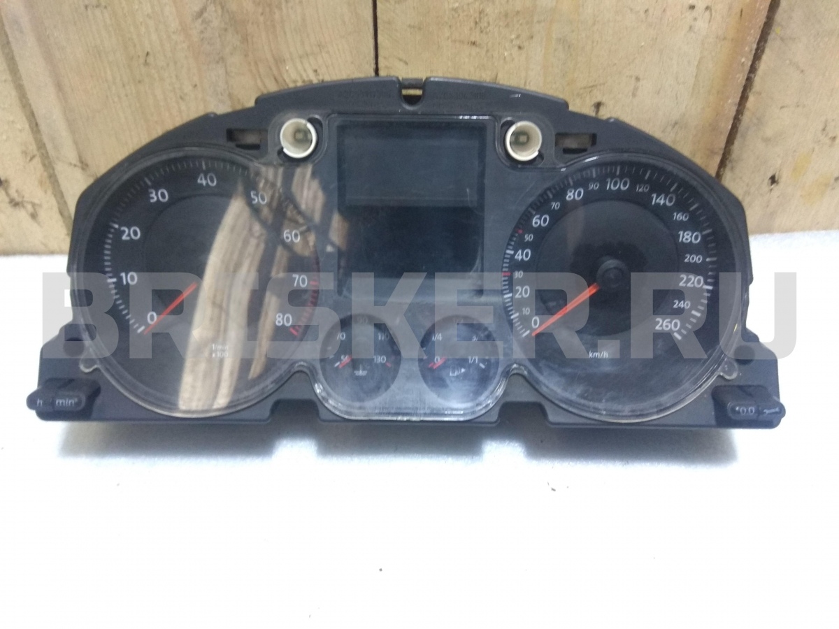 Панель приборная (комбинация, щиток приборов, приборка) на Фольксваген Пассат Б6 3C0920852FX