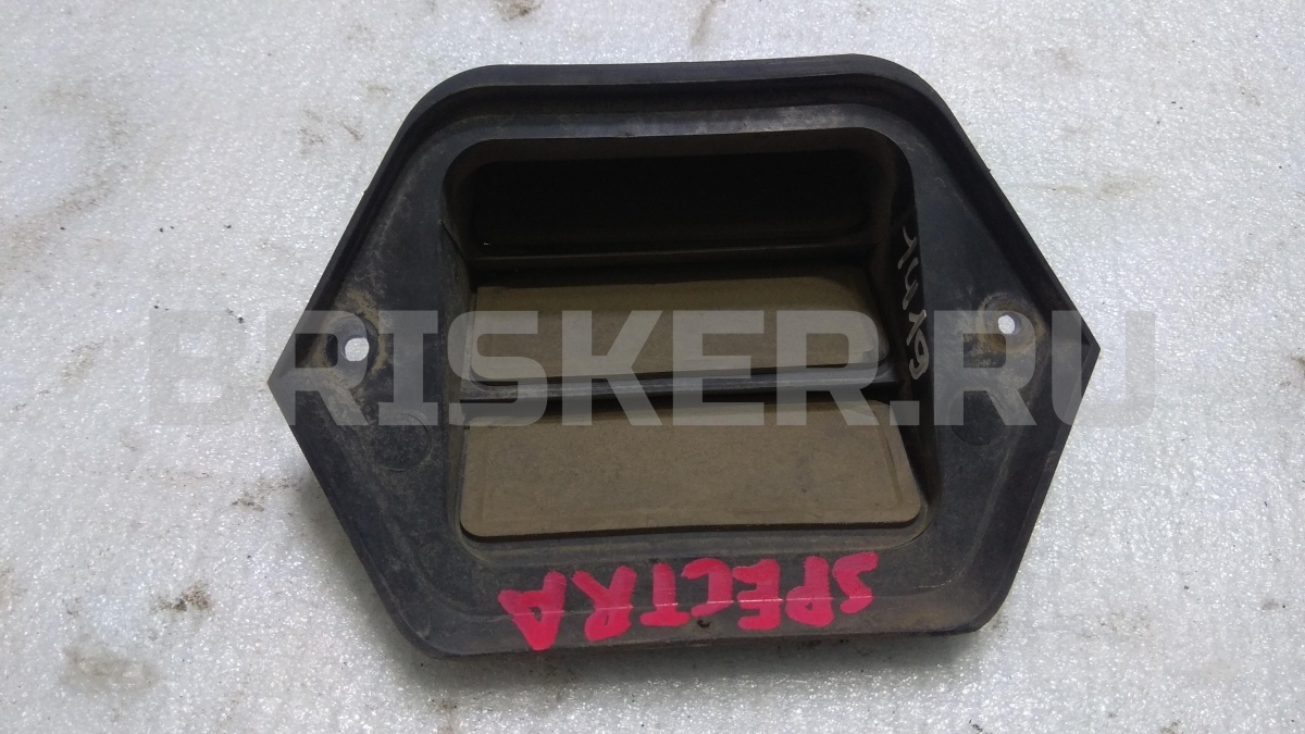 Клапан левый вентиляционный в заднее крыло для Киа Спектра 1 поколение SD