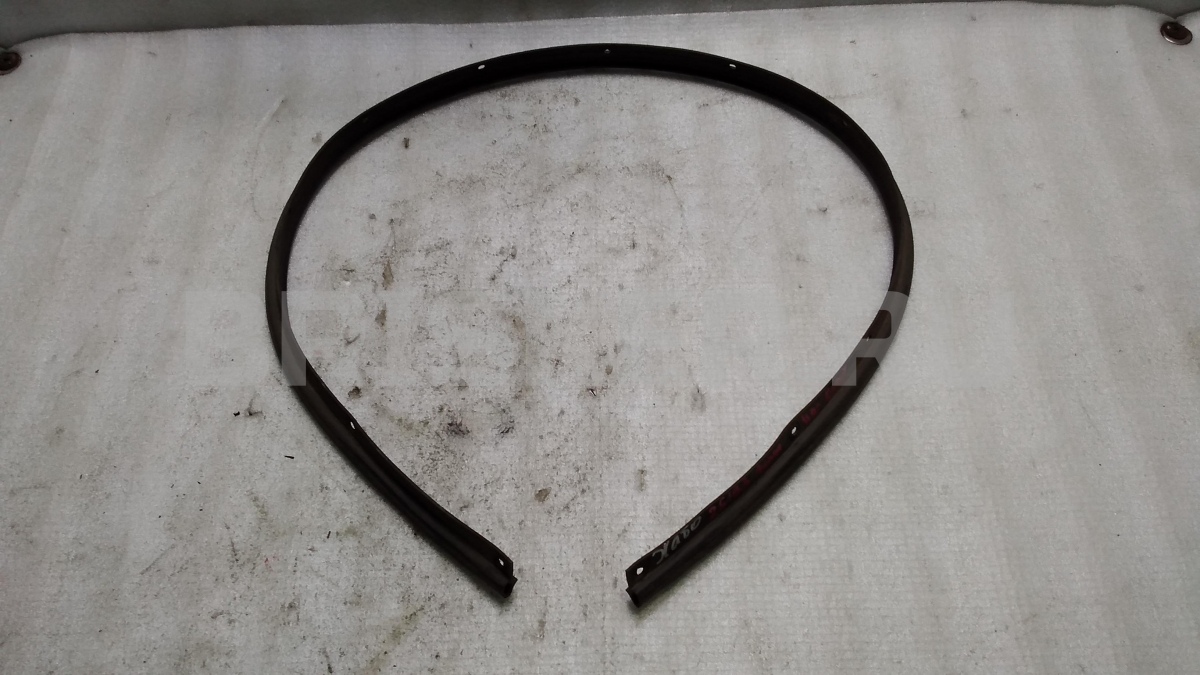 Уплотнитель капота для Сузуки Лиана 1 поколение рестайлинг