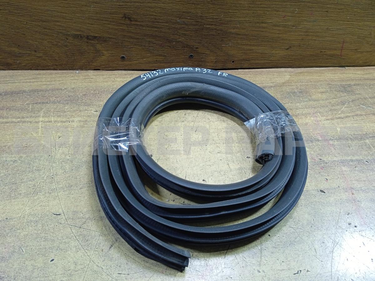 Уплотнитель дверного проёма передний правый для Ниссан Максима 4 поколение A32