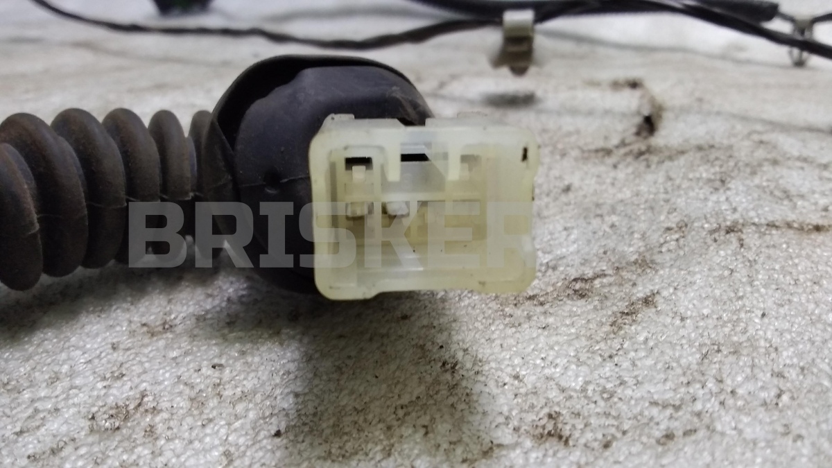 Петля двери задней правой верхняя на Хендай Траджет Тражет