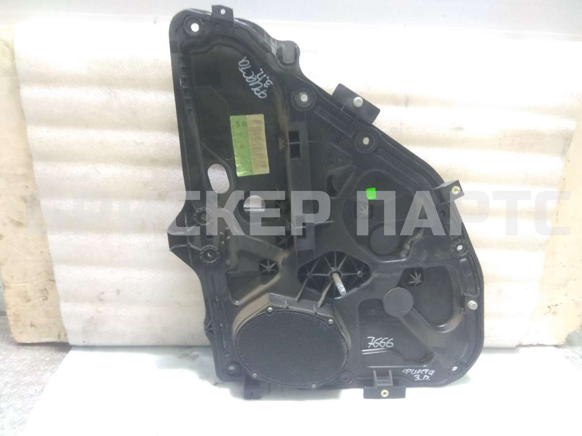 Стеклоподъемник механический (ручной) правый задний для Форд Фиеста MK5