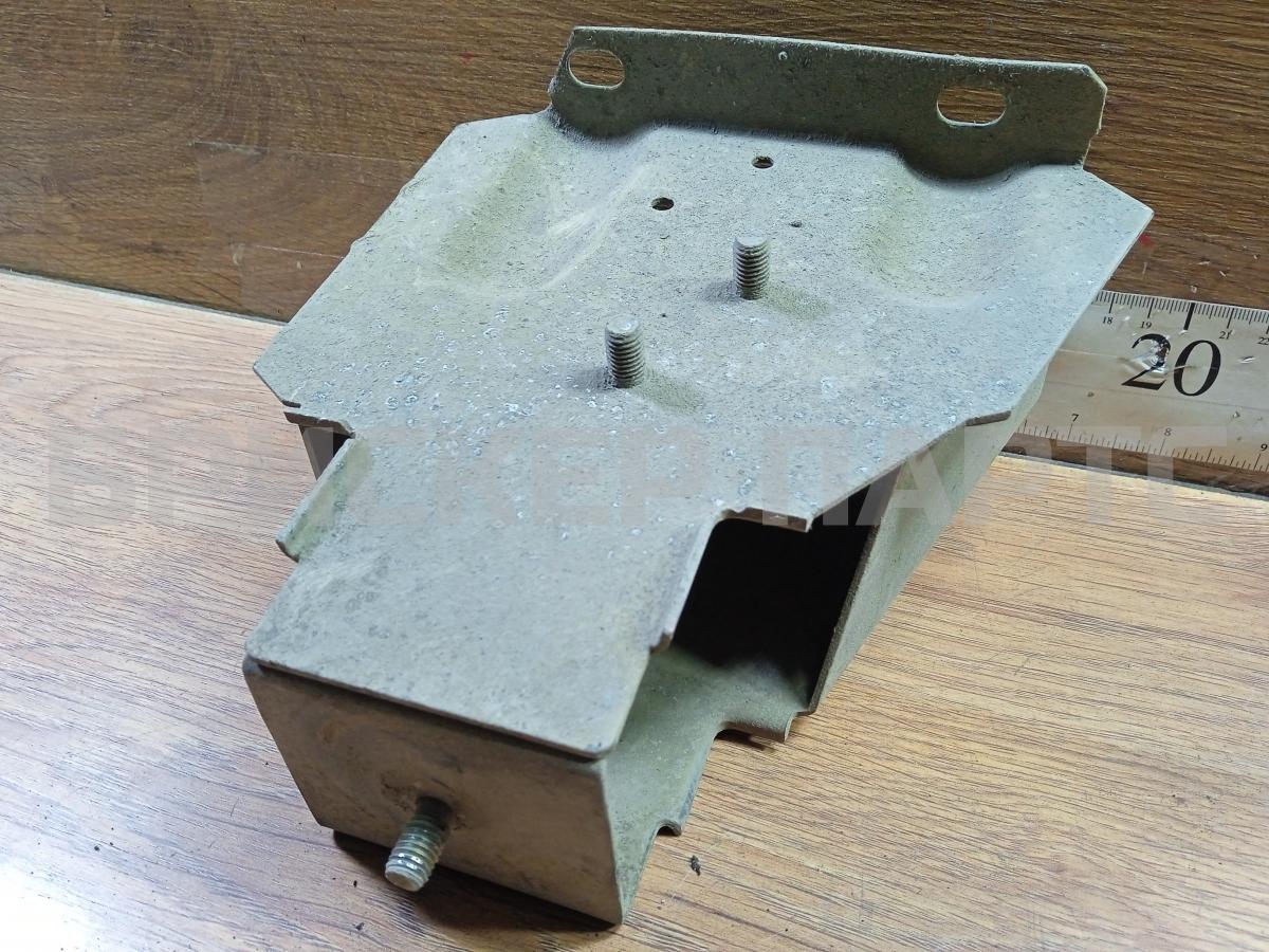 Кронштейн усилителя переднего бампера левый для 2115