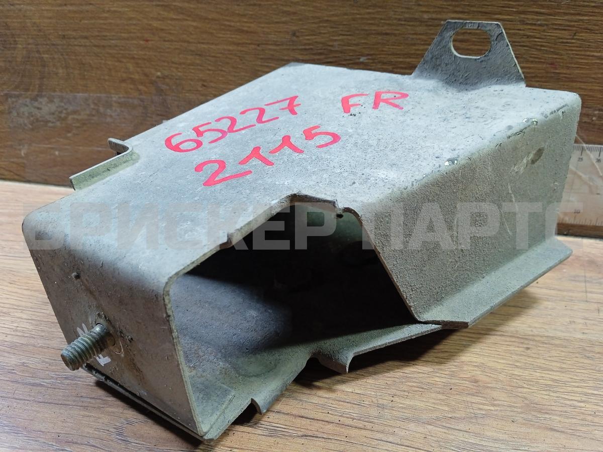 Кронштейн усилителя переднего бампера правый для 2115