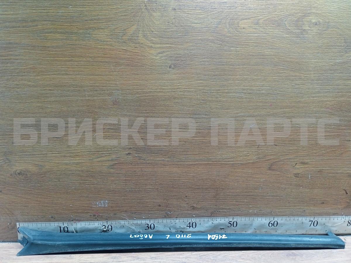 Накладка лобового стекла левая для 2110