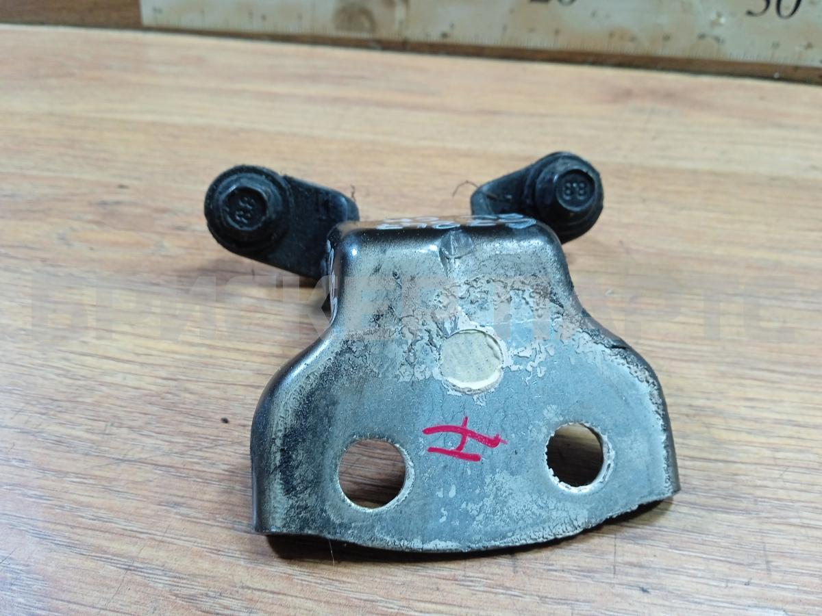 Петля двери задней левой нижняя для Шевроле Авео 1 поколениеT200