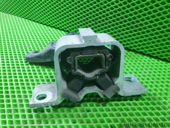 Подушка, опора двигателя правая для Рено Сандеро 1 поколение 8200805581