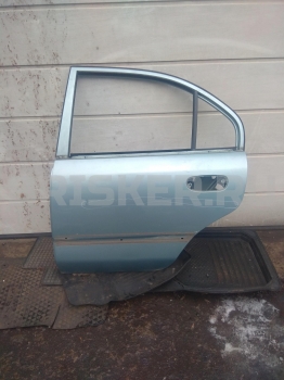Дверь задняя левая на Митсубиси Каризма I поколение рестайлинг MR954631