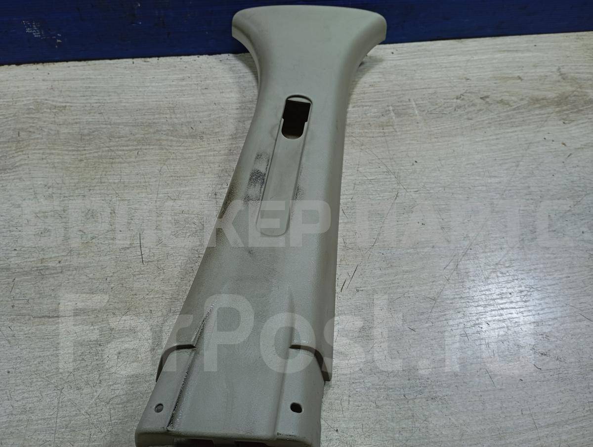 Облицовка стойки (накладка) центральной, средней правой на Митсубиси Кольт 6 поколение (Z20) MR951206