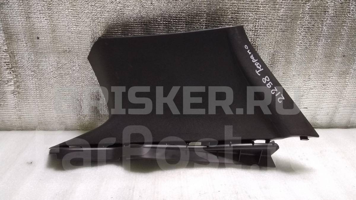 Облицовка стойки задней правой на Ниссан Террано D10
