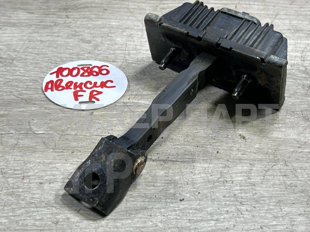 Ограничитель двери передний правый на Тойота Авенсис II (T250) 6861005040