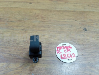 Кнопка стеклоподъемника на Мазда 3 BK B32H66370