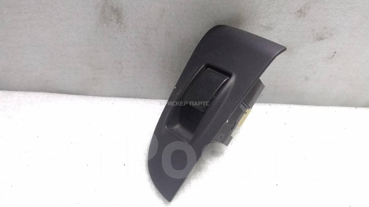 Кнопка стеклоподъемника на Тойота Авенсис 2 (T250) 8481005050