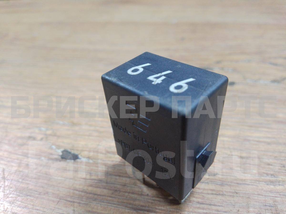 Реле-регулятор напряжения на Фольксваген Поло Mk5 Седан 4H0951253C