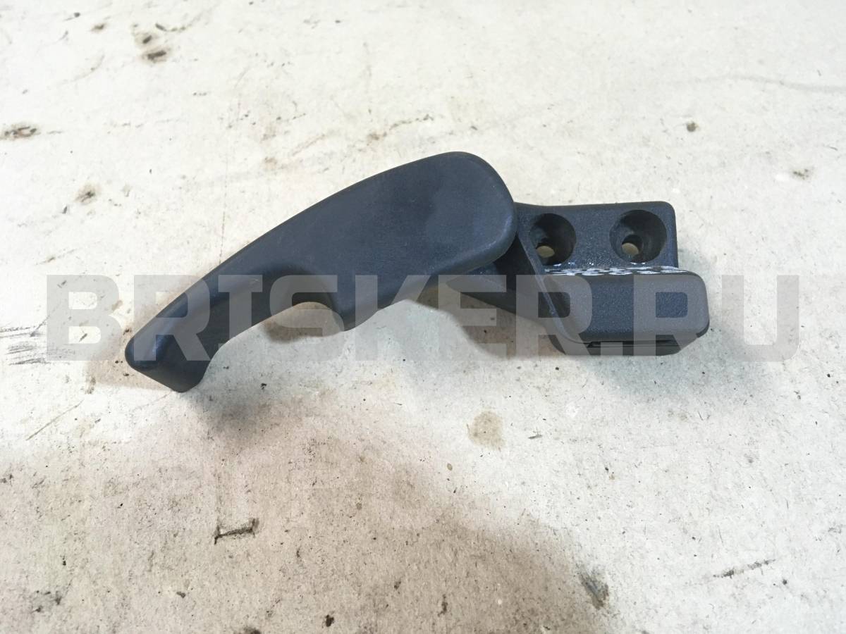 Ручка открывания капота на Фольксваген Гольф Mk3 1H1823533