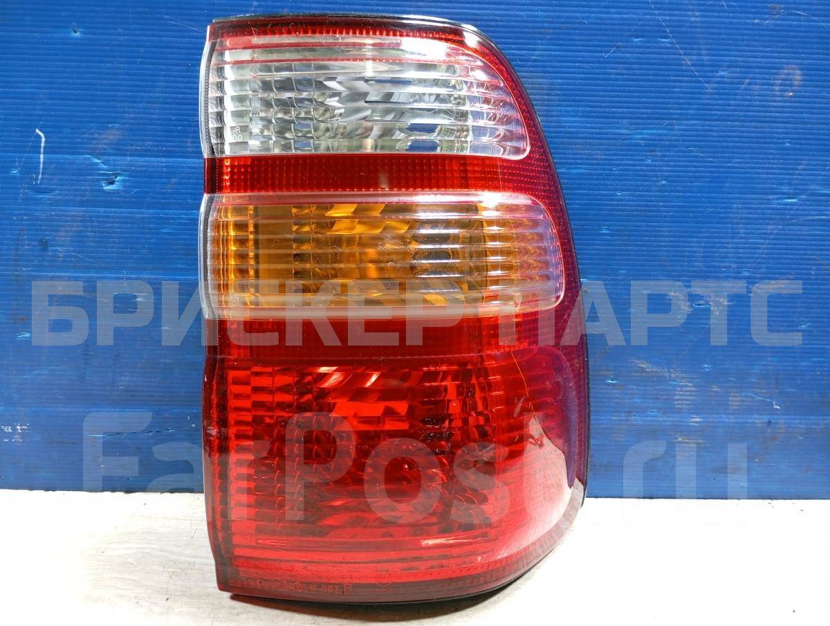Фонарь задний наружный правый на Тойота Лэнд Крузер 100 8155060560