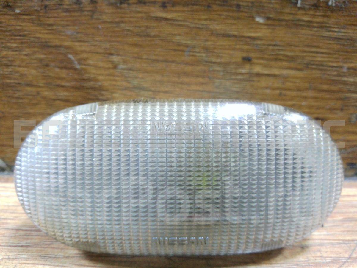 Повторитель на крыло белый на Ниссан Максима 5 поколение A33 261602W100