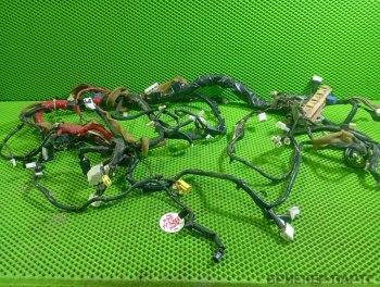 Проводка, коса, жгут под торпедо (панель приборов, торпеду) для Ниссан Куб 2 поколение (Z11) 240104V02B