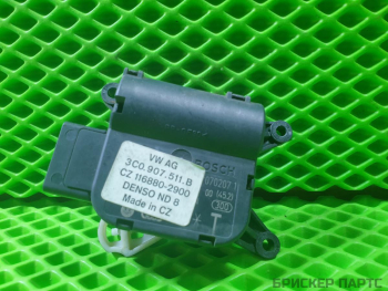 Моторчик (сервопривод печки) заслонки отопителя для Фольксваген Пассат Б6 3C0907511B