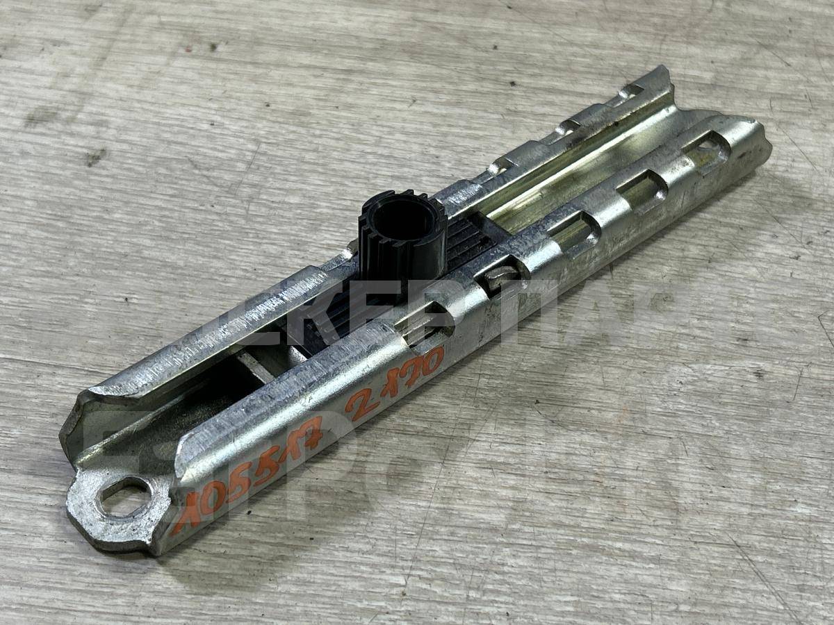 Механизм регулировки ремня безопасности на ВАЗ Лада Приора 2170, 2171, 2172 11188217160