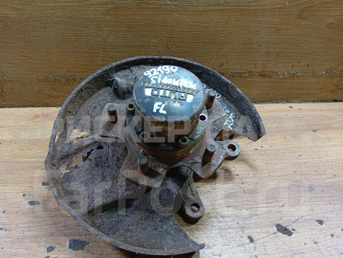 Кулак поворотный передний левый на Сузуки Сайдкик 1 поколение