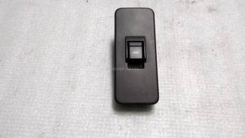 Кнопка стеклоподъемника на Ленд Ровер Дискавери 3 поколение YUD501070PVJ