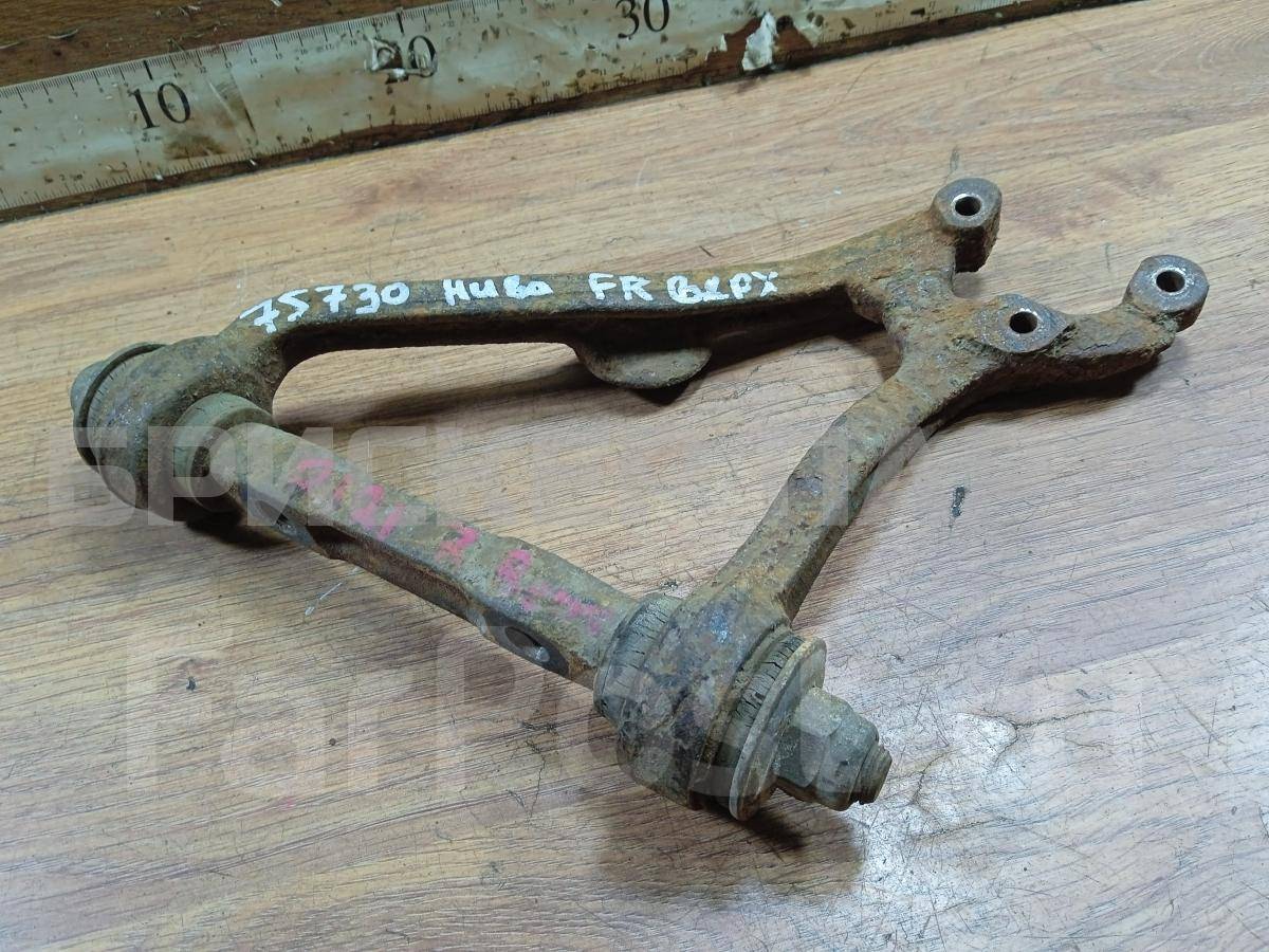 Рычаг передний верхний правый на ВАЗ Лада Нива 2121 Тайга, Урбан, Легенд  21212904100