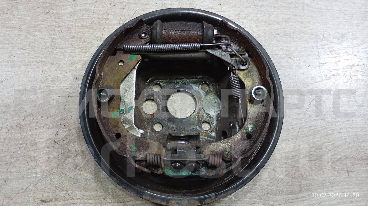 Щит опорный задний правый для Шевроле Авео 1 поколениеT200 96574701