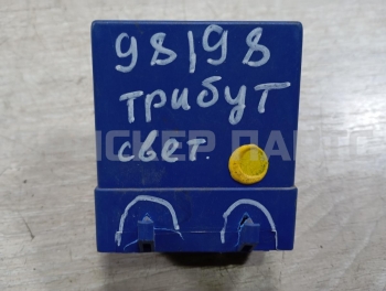 Блок управления светом на Форд Эскейп 1 поколение YL8413R367AB
