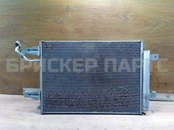 Радиатор кондиционера (конденсер) на Митсубиси Кольт MR568975