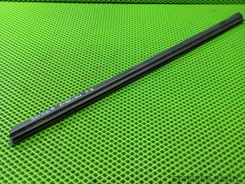 Уплотнитель, молдинг стекла двери передней правой (бархотка) для Джили Эмгранд EC7 (FE-1)