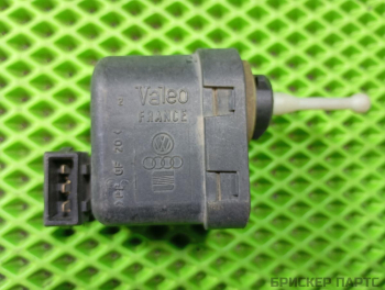 Корректор фар (моторчик регулировки фары, моторедуктор коррекции высоты света) для Сеат Кордоба 1 поколение 6K5941295