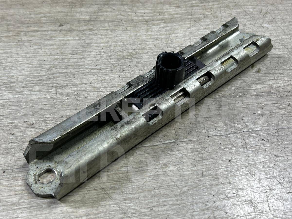 Механизм регулировки ремня безопасности на ВАЗ Лада Приора 2170, 2171, 2172 11188217160