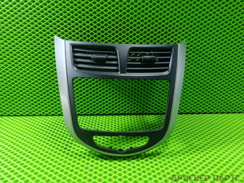 Монтажная рамка магнитолы для Хендай Солярис 1 (RB) рестайлинг 847404L100RDR