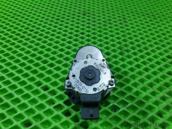 Моторчик (сервопривод печки) заслонки отопителя для БМВ 5 серия E39