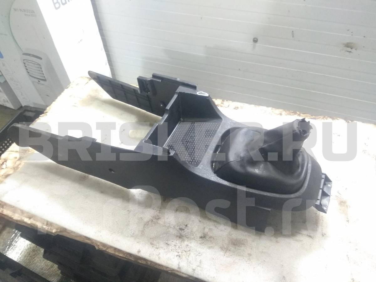 Центральный тоннель передняя часть на Митсубиси Каризма I поколение рестайлинг MR381217