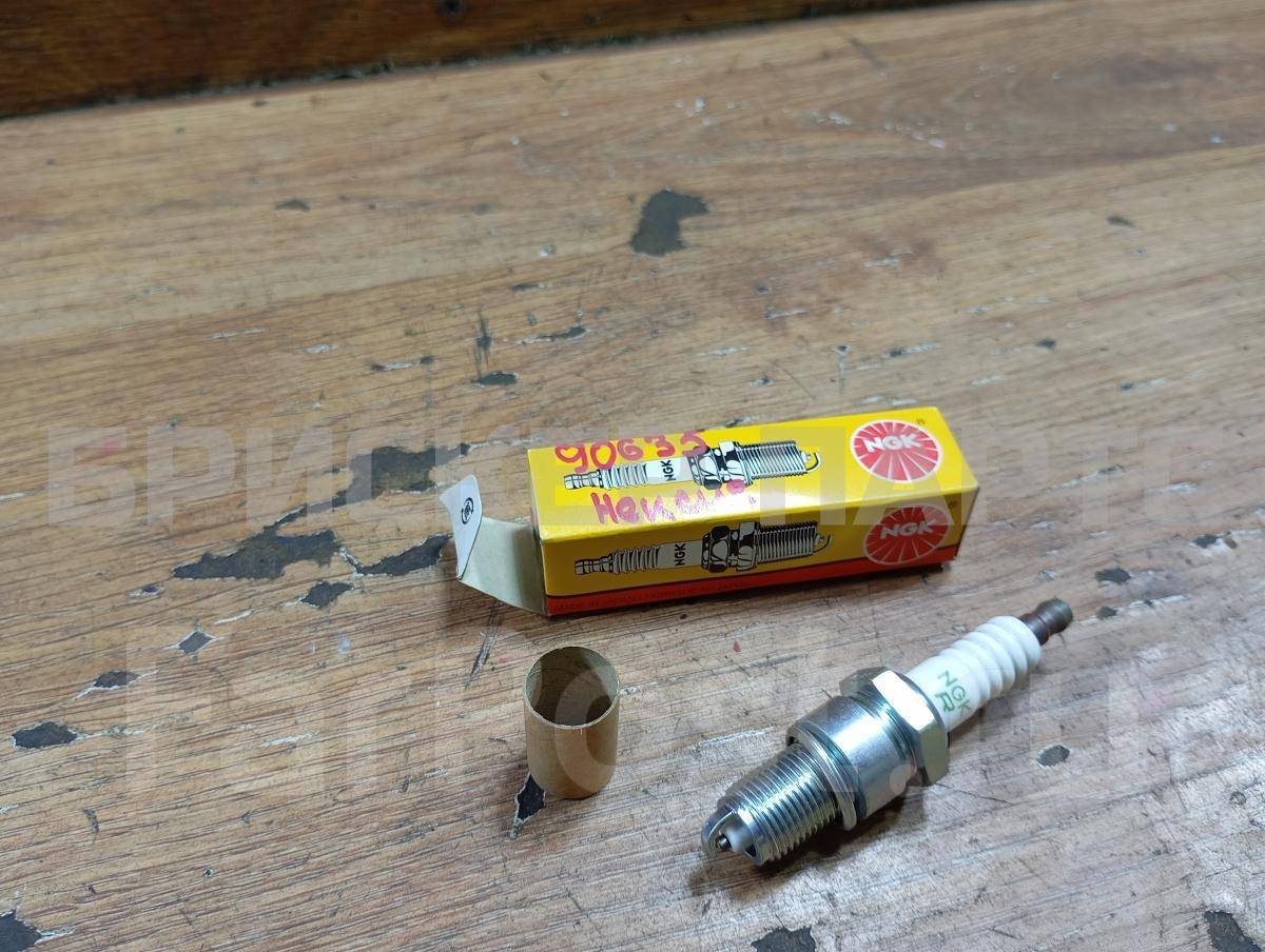 Свеча зажигания на Тойота Хайлюкс 5 поколение N80, N90, N100, N110, N120, N130