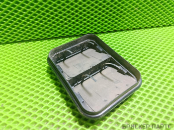 Клапан правый вентиляционный в заднее крыло для Инфинити  1 поколение 76804CA00A