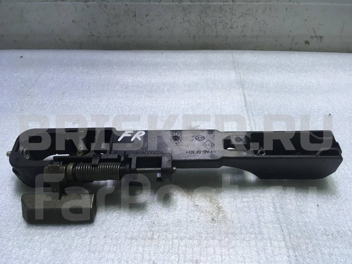 Кронштейн ручки правой передней на Рено Лагуна 2 поколение