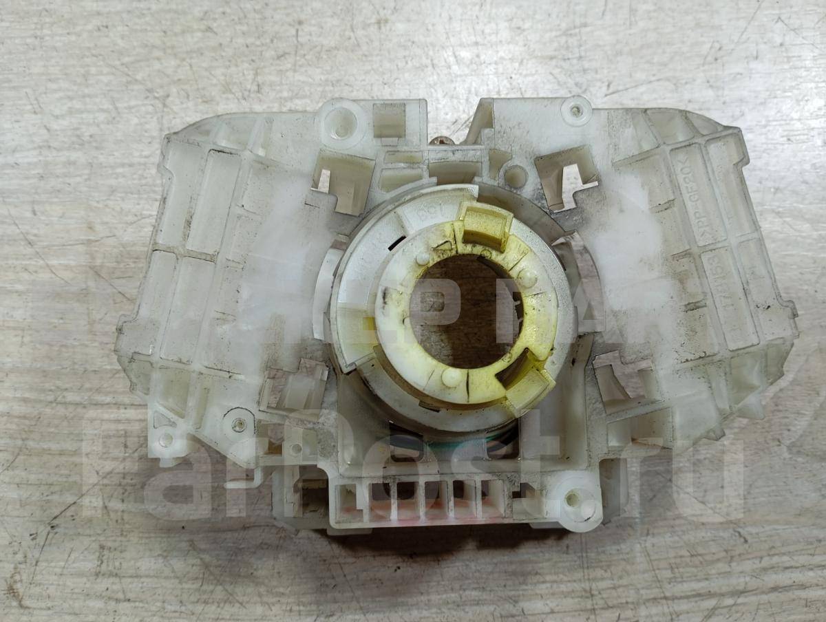 Кронштейн подрулевых переключателей на Митсубиси Кольт VI (Z20) 8600A002