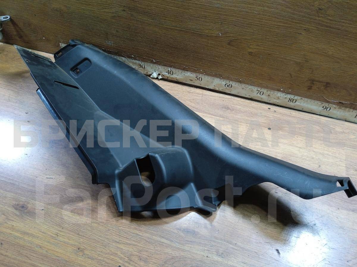 Облицовка стойки (обивка, обшивка, накладка) задней левой на Шевроле Круз 1 поколение (J300) 96983547