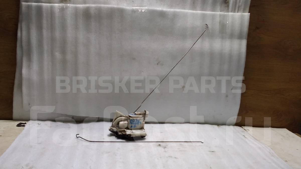 Замок двери задней правой на Фольксваген Гольф Mk3 1H4862016